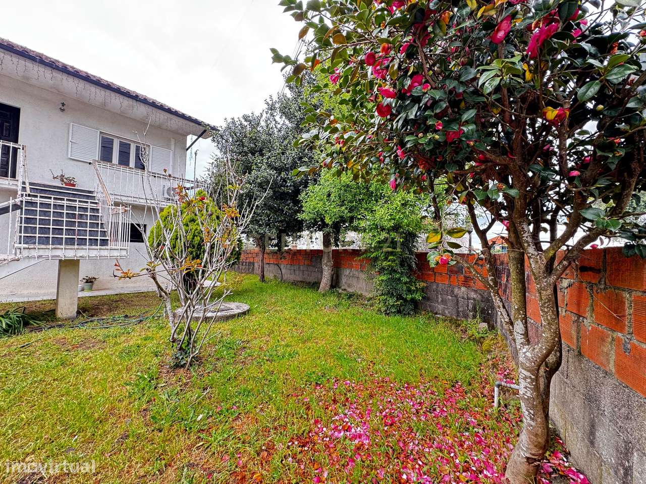 Moradia T3 Renovada em Fragoso-22