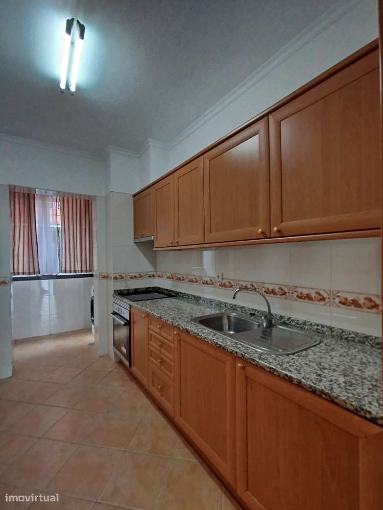 Apartamento T2 em Excelente Localização – Câmara de Lobos - Grande imagem: 4/8