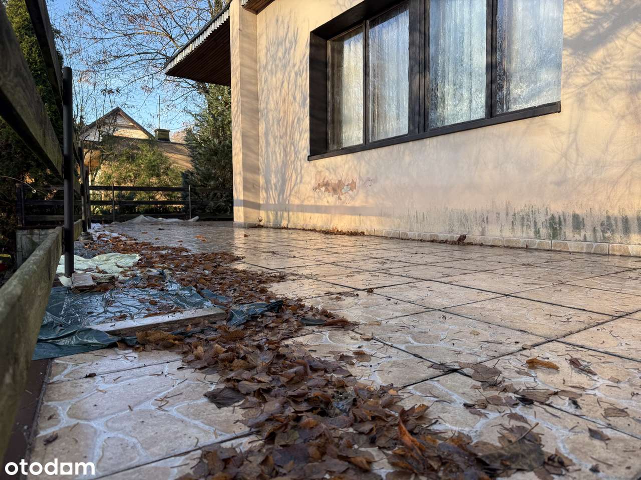 Urokliwy dom 2 pokoje z piwnicą blisko jeziora - Pełny obrazek: 1/9