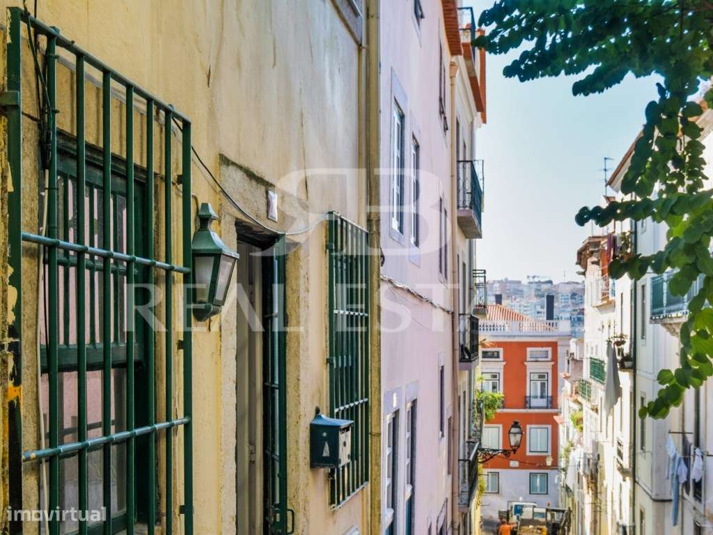 T1 - Chiado, Santa Catarina, centro de Lisboa.-24