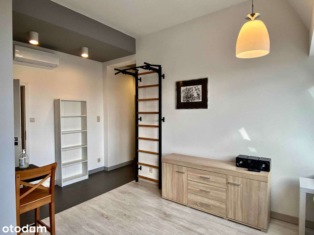 Przestronna kawalerka z klimatyzacją - Pełny obrazek: 4/10