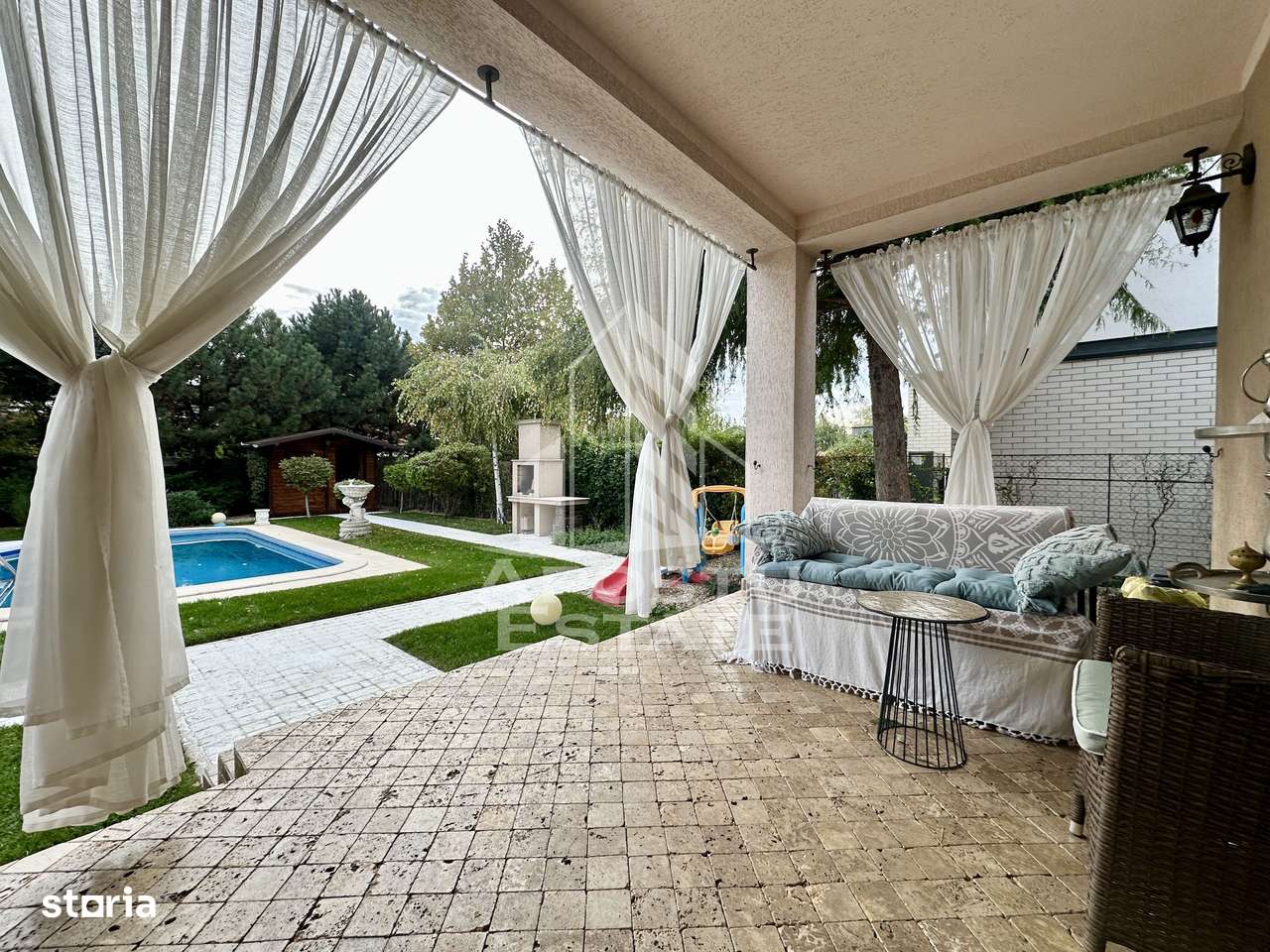 Casa impresionanta cu 5 camere si garaj, la intrare in Dumbravita - Imagine principală: 5/20