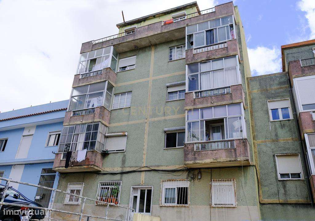 Imóvel Único na Brandoa: 12 frações - 6 pisos - Grande imagem: 5/9