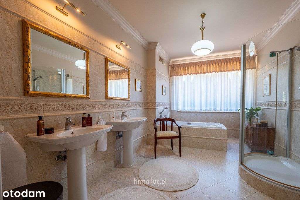 Dom przy ścianie lasu, możliwe 4 sypialnie-12