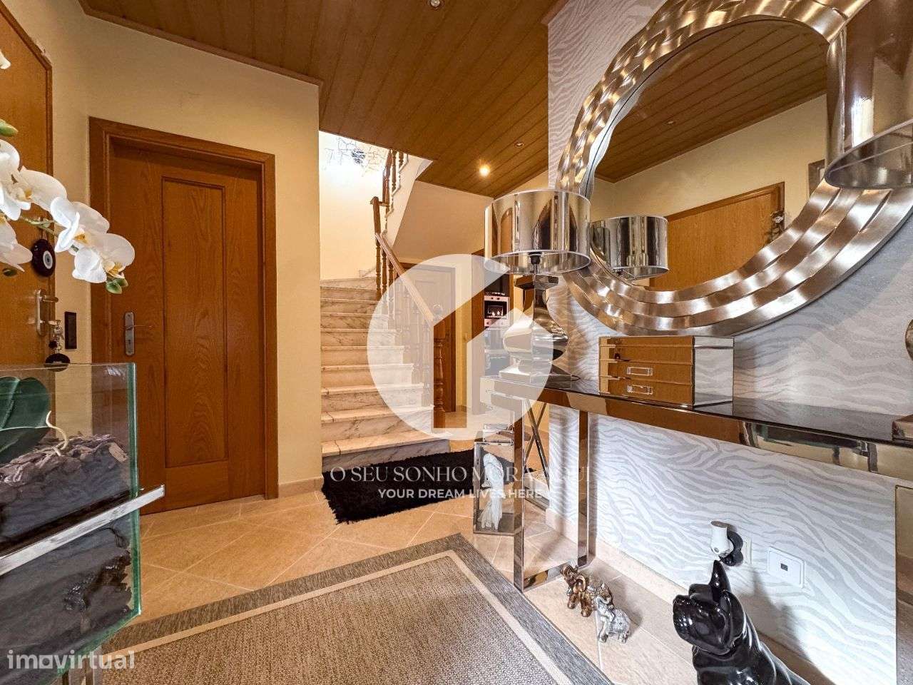 Moradia T4 de luxo mobiliada à venda em Olhão-11