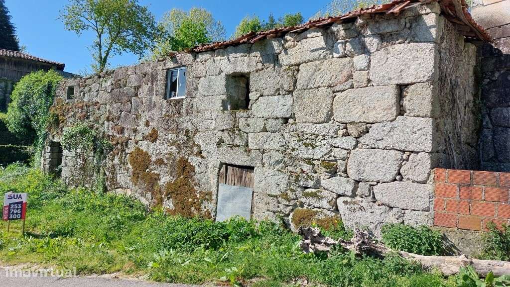 Duas moradias em pedra p/ restauro e terreno - Eira Vedra-5
