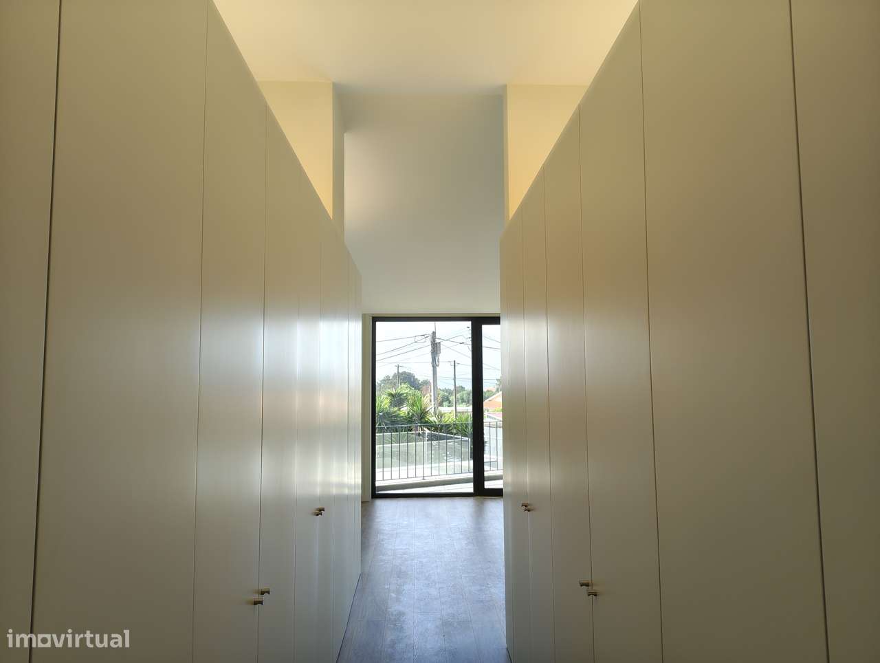 Moradia T4 com piscina e jardim em Canidelo-32