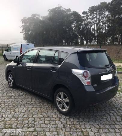 Toyota Verso 2.0 D-4D 2009  - Para Peças - 9