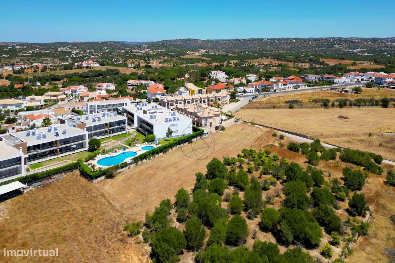 Terreno plano com projeto aprovado para construção de 5 moradias com p - Grande imagem: 5/15