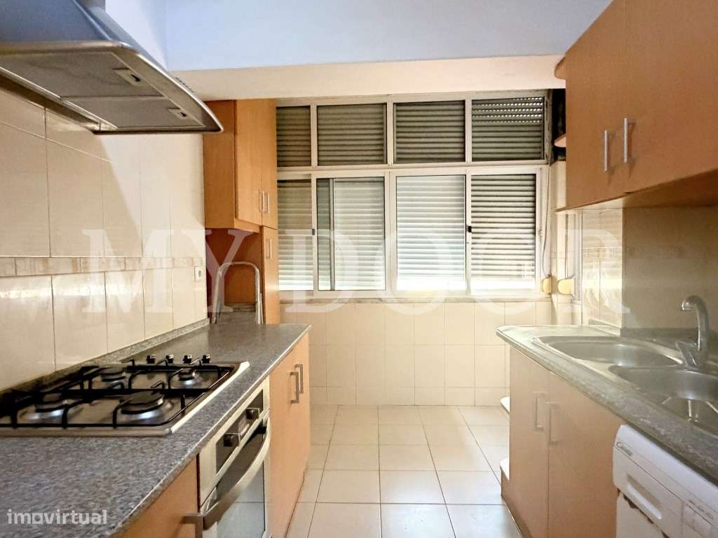 Apartamento T1 em Moscavide - 2º Andar - VARANDA-14