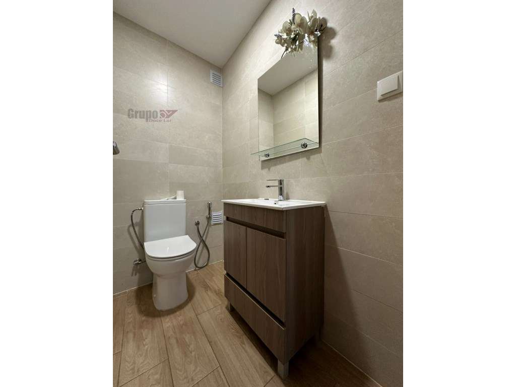 Excelente Apartamento T4 no Barreiro - Conforto e Modernidade-28
