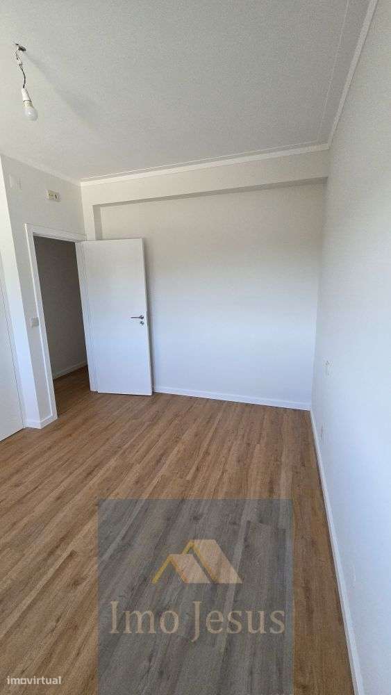 Moradia T3 centro Carvalhos-25