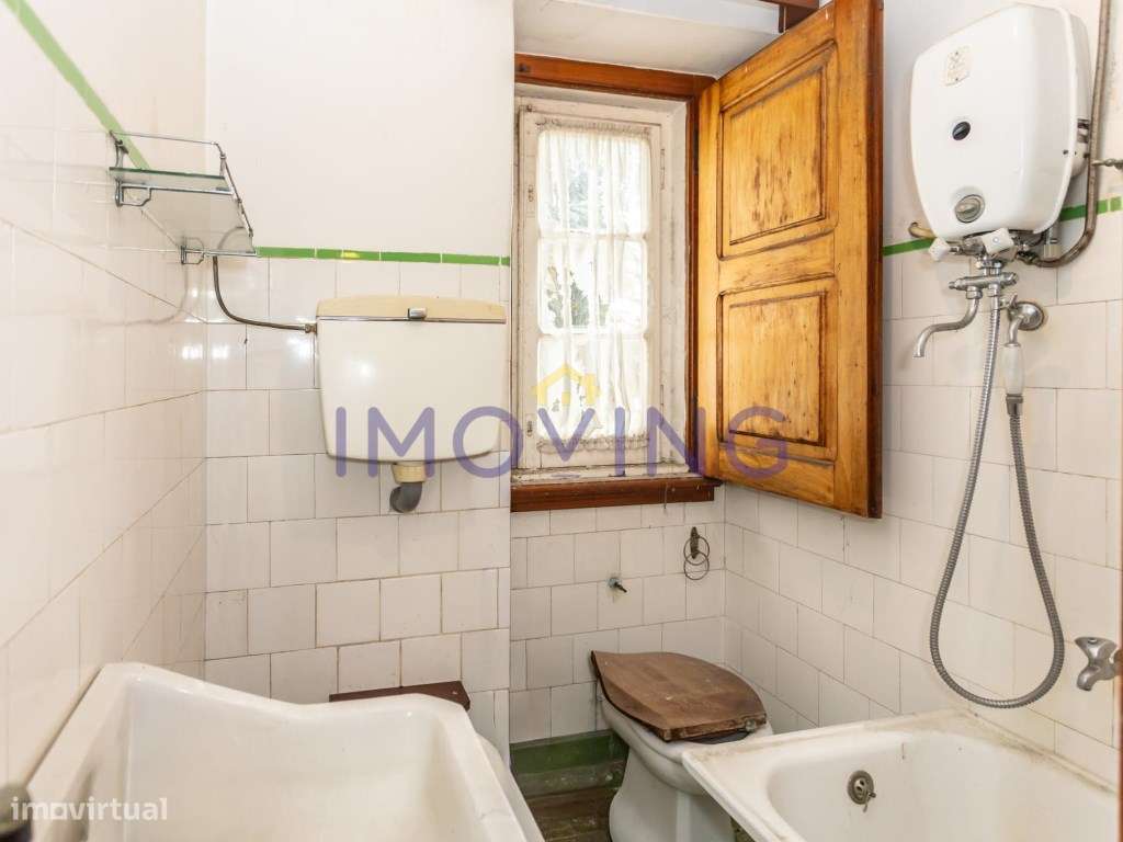 Prédio, moradia e garagens para Investimento-19