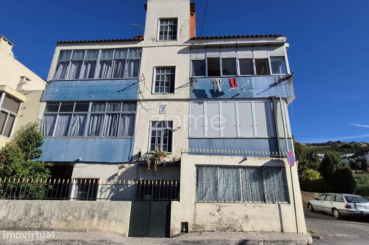 Venda Prédio c/ 3 pisos Encosta da Luz - Odivelas-17