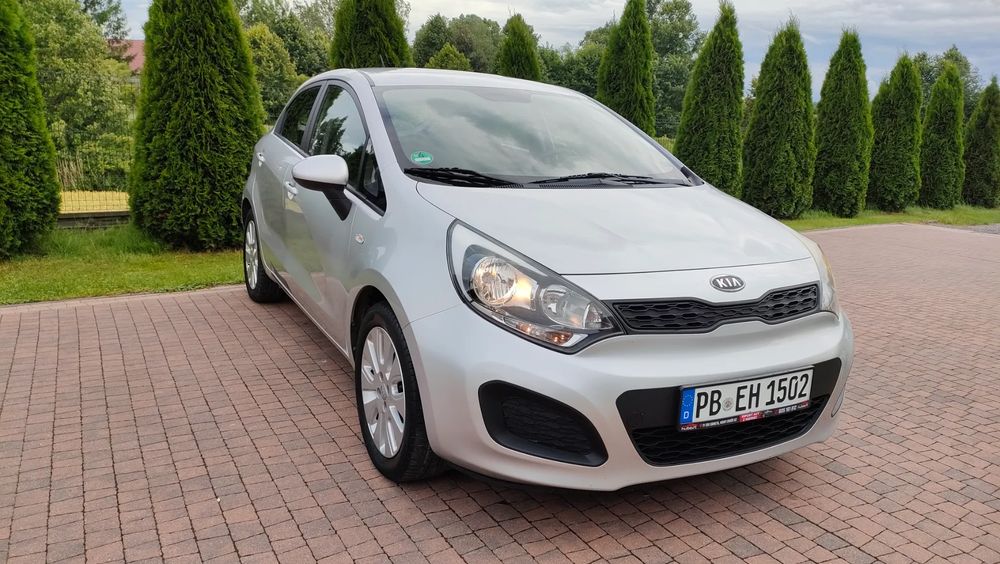 Kia Rio III (2011-) 1.4 Dream Team Edition 2011
