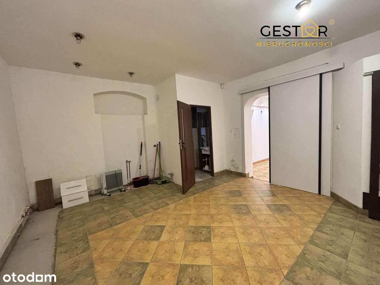 Centrum miasta_Lokal usługowy 65 m²_na sprzedaż-4