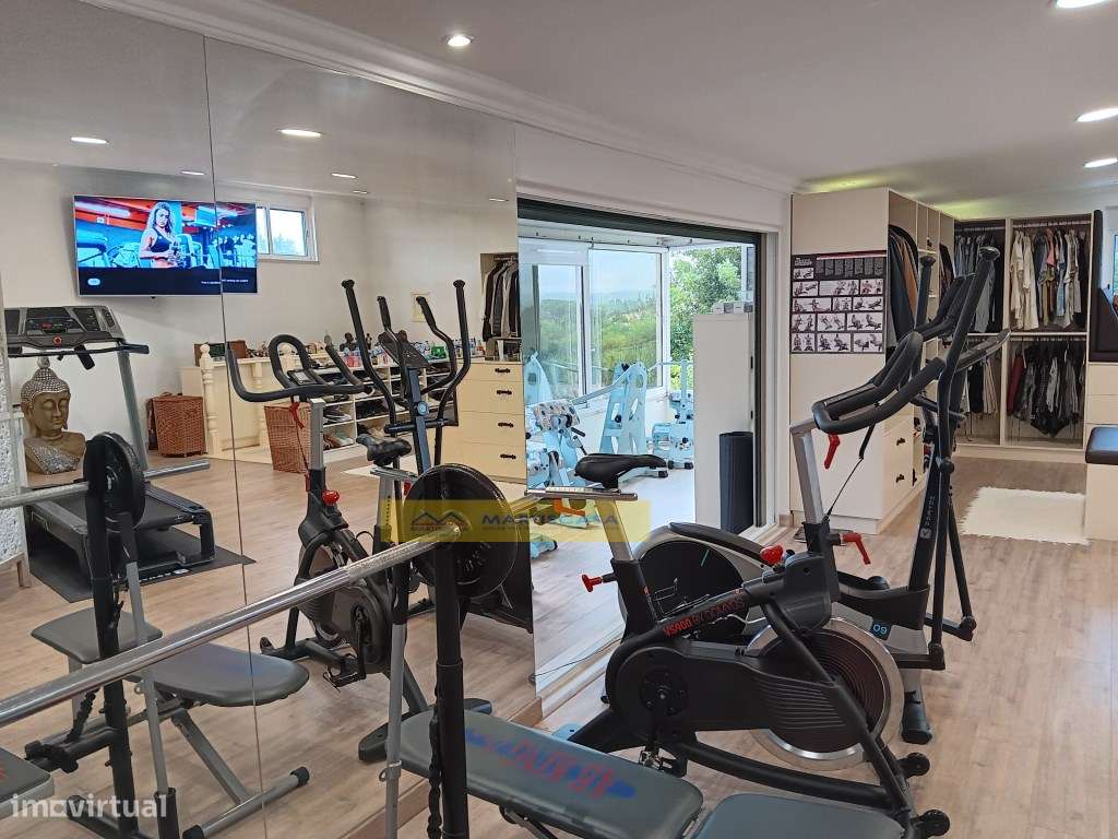 MORADIA DE LUXO V3 COM PISCINA e QUINTA- TERRUGEM-33