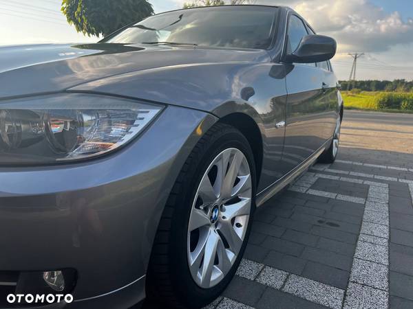 BMW Seria 3 320d xDrive - 4