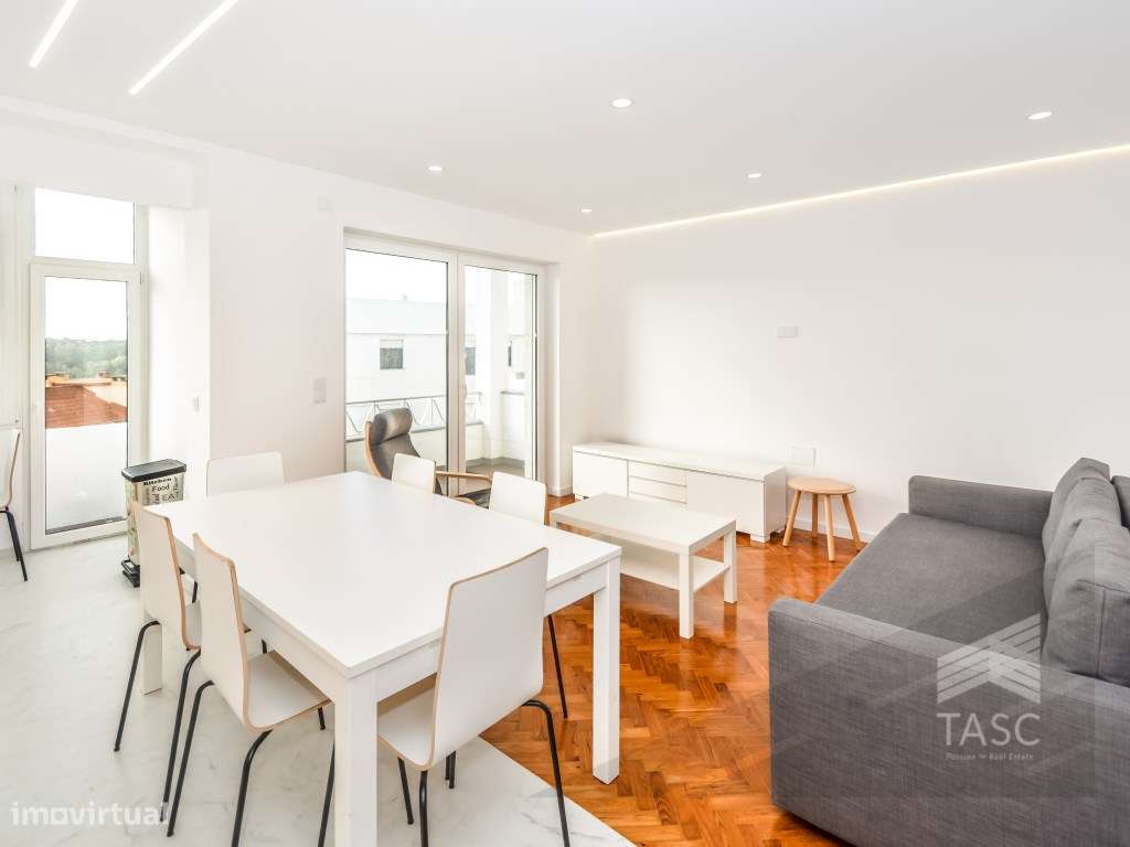 T3 em Linda-a-Velha - Grande imagem: 5/25