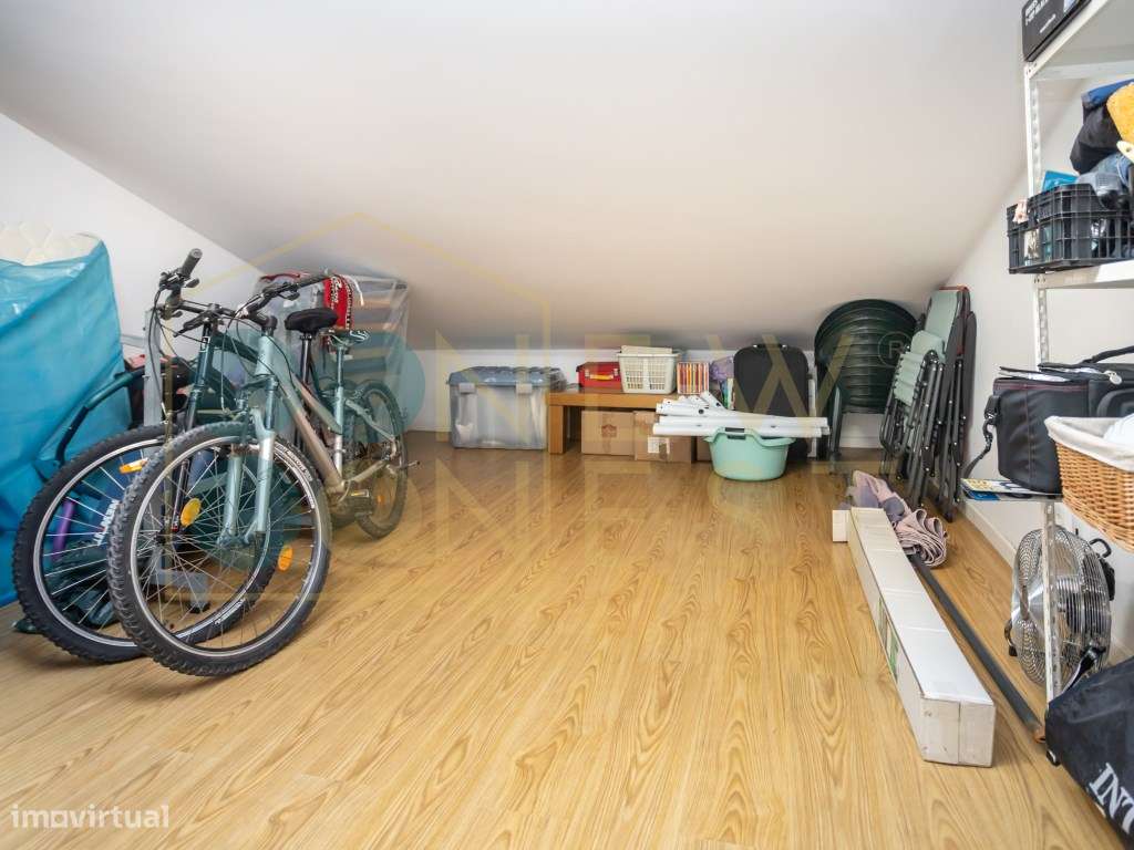 Moradia T2+2 com garagem e jardim, a dois passos do Parque do Serra...-32