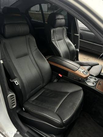 BMW Seria 7 740i - 29