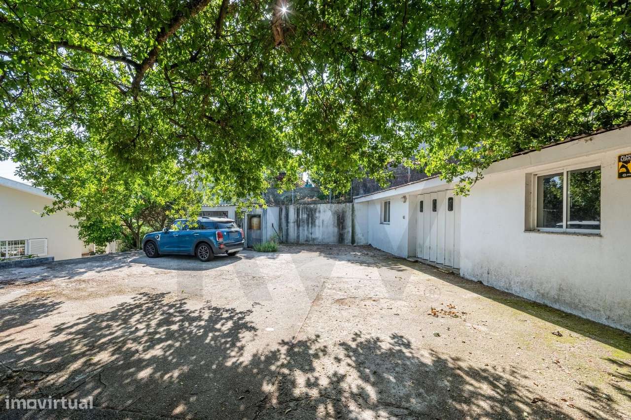 Moradia T3+1 com terreno em Burgães, Santo Tirso-30
