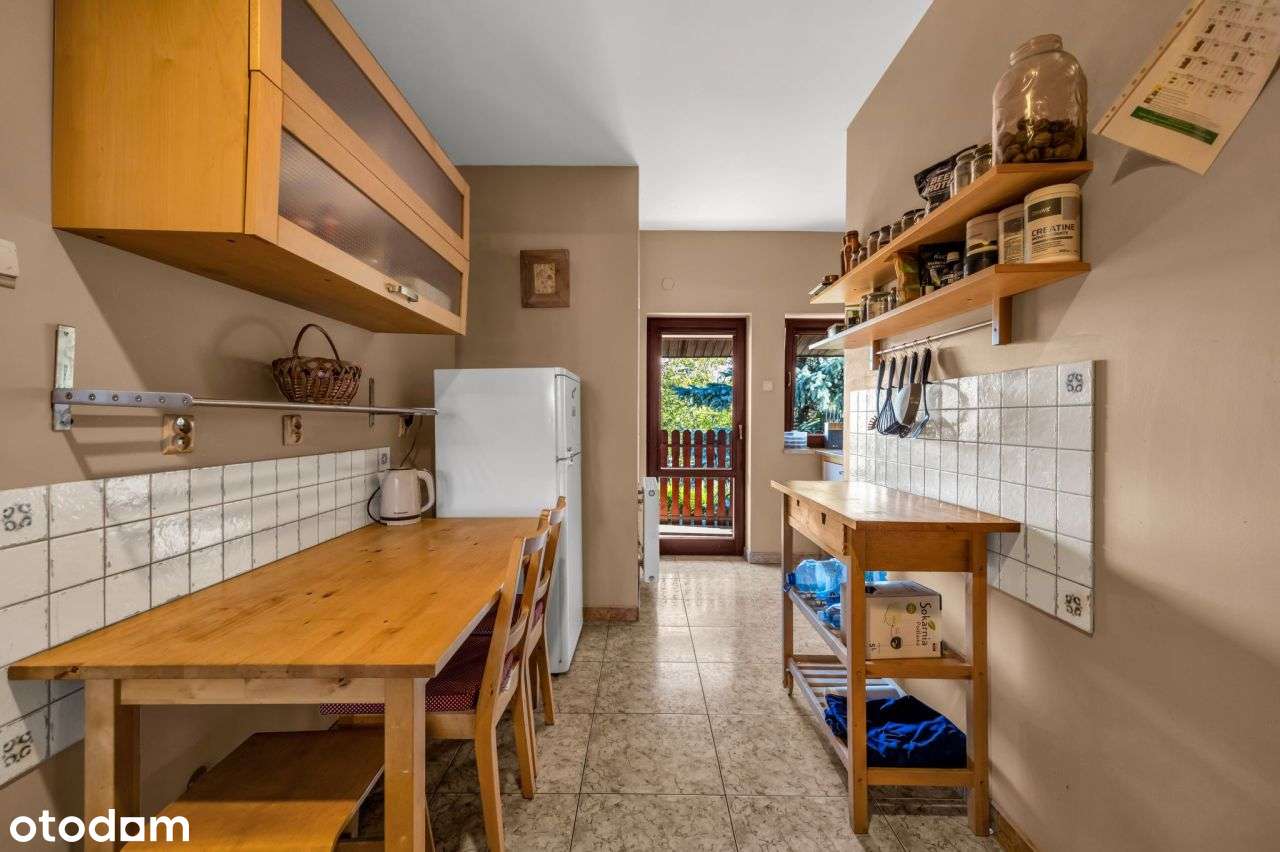 Przestronny dom z zagospodarowaną działką-11