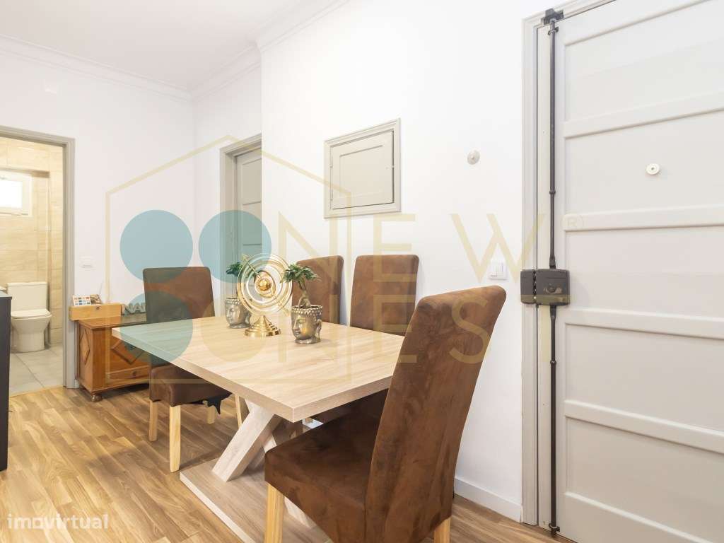 Apartamento T2+1 com excelente luz natural, varanda e logradouro co...-9