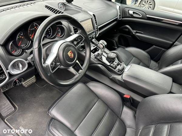 Porsche Cayenne Turbo - 9