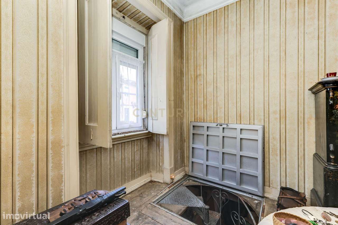 Prédio de Uso Misto no Centro Histórico de Odivelas – Habitação + Comé-22