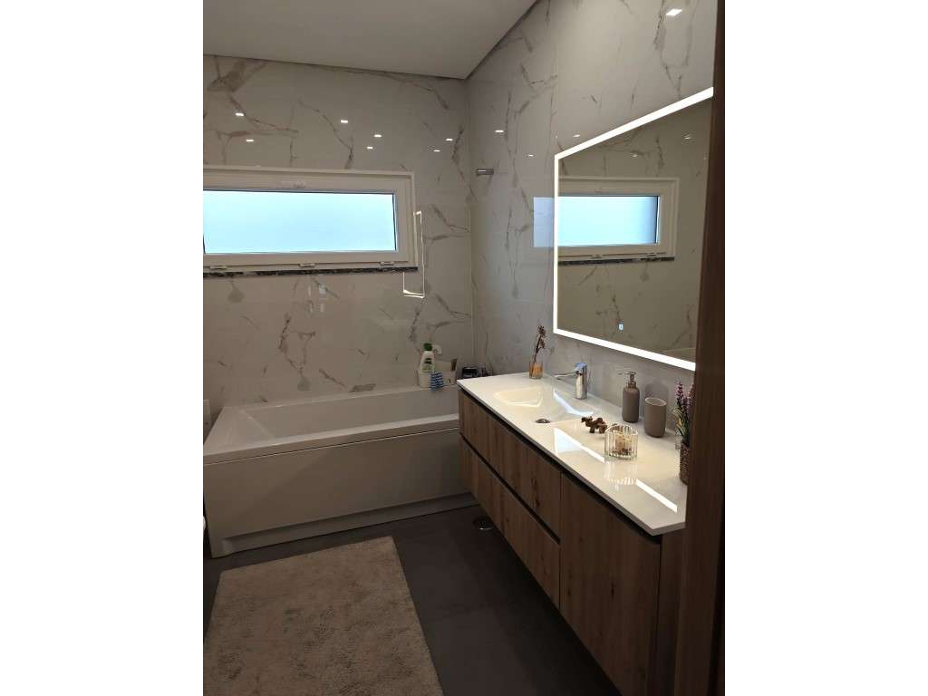 Moradia térrea T3 com garagem perto de Coruche-11