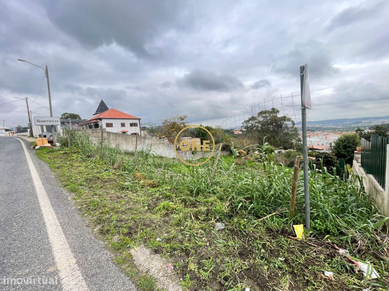Terreno Urbano de 407m2 para Construção em Guerreiros, Loures - Grande imagem: 2/16