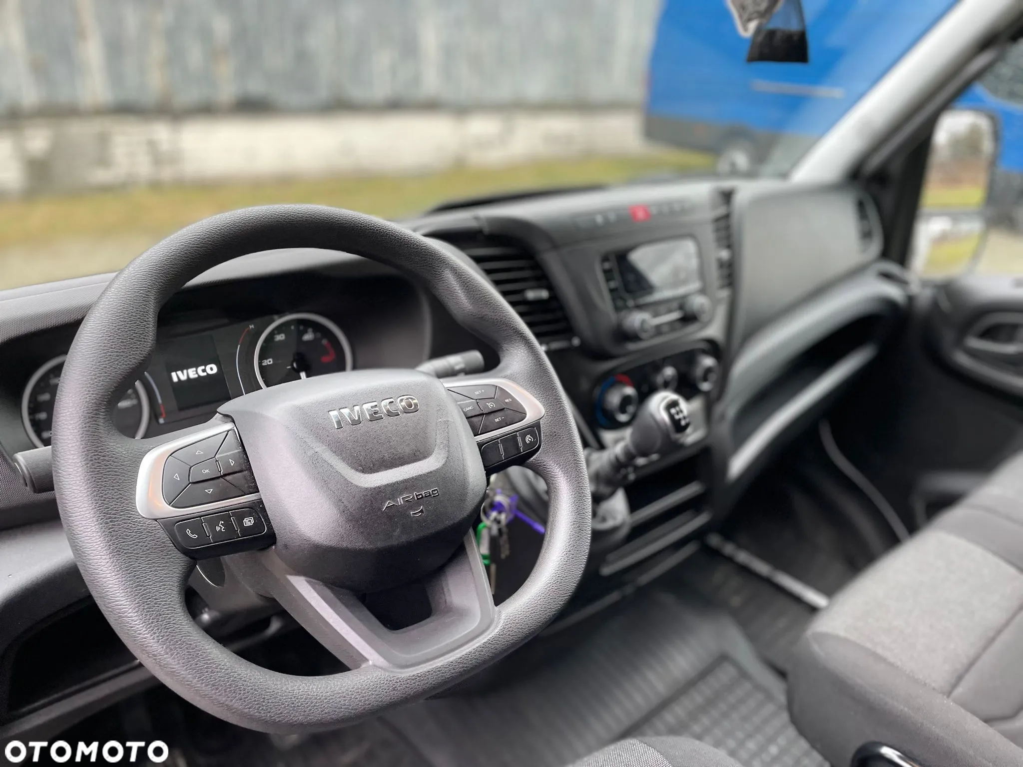 Iveco Daily 35s18H Kontener z Windą - 12