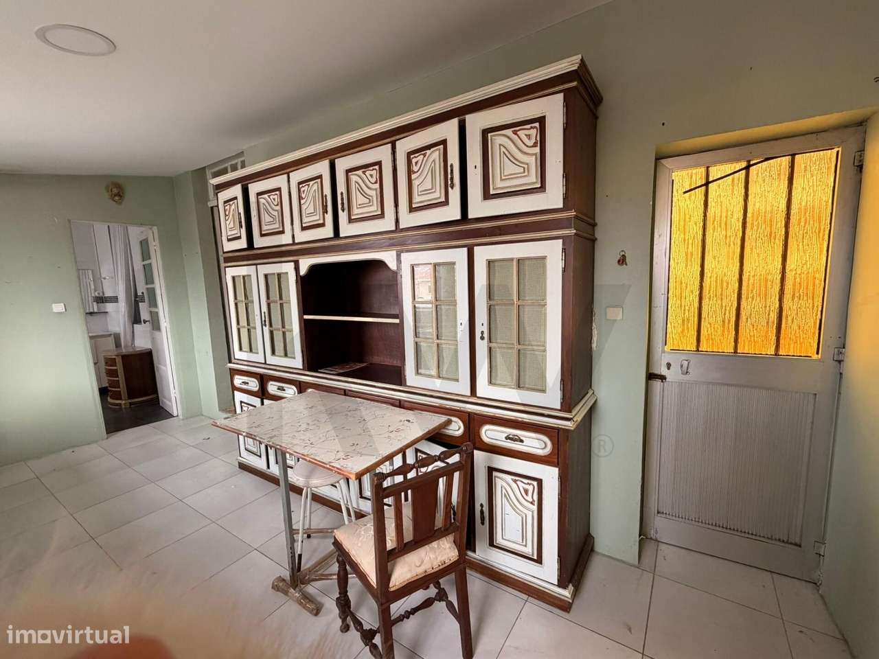 ANDAR MORADIA T2 COM CHARME PARA RENOVAR !-6