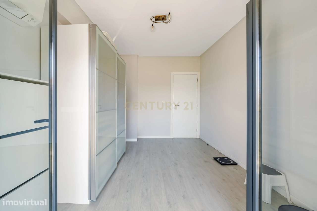 Excelente Apartamento T3+1 Duplex na Quinta da Fábrica, Vale de Milhaç-22