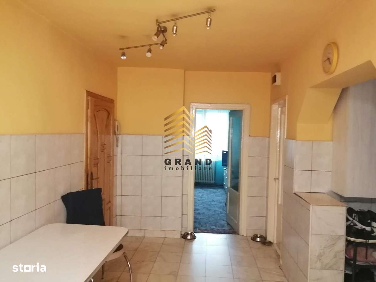 Se vinde apartament 3 camere parter - Imagine principală: 2/10