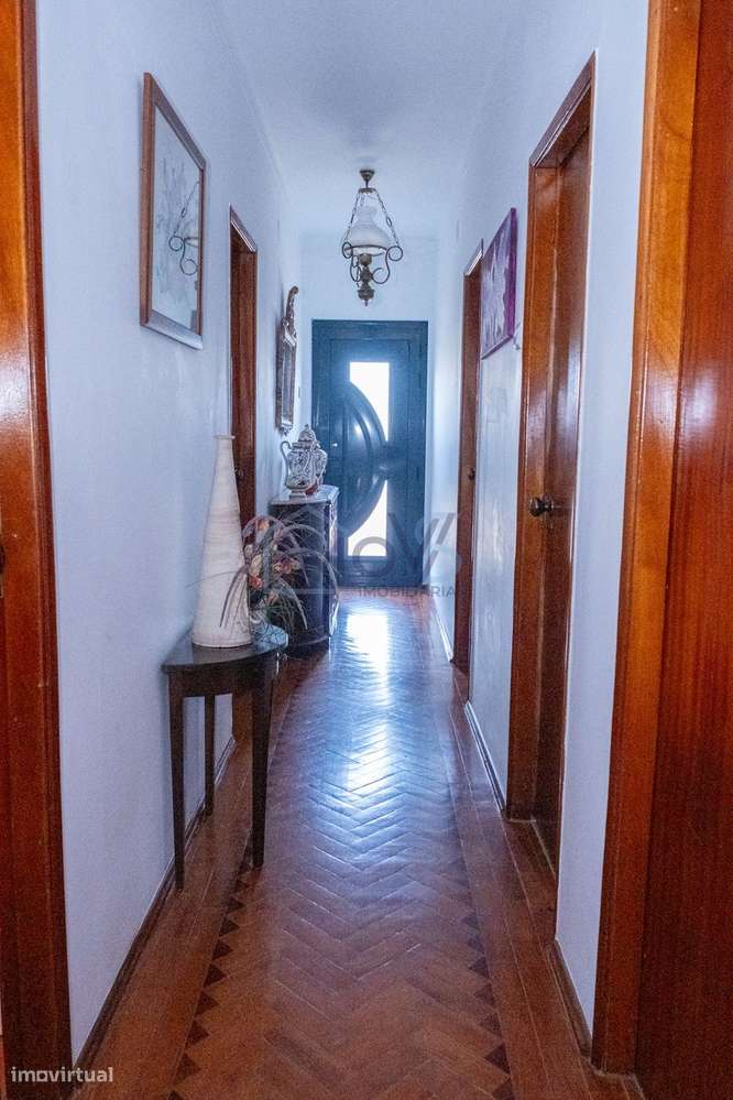 Propriedade com 2 Habitações, Anexo e Poço – Oportunidade Única em Fer-19