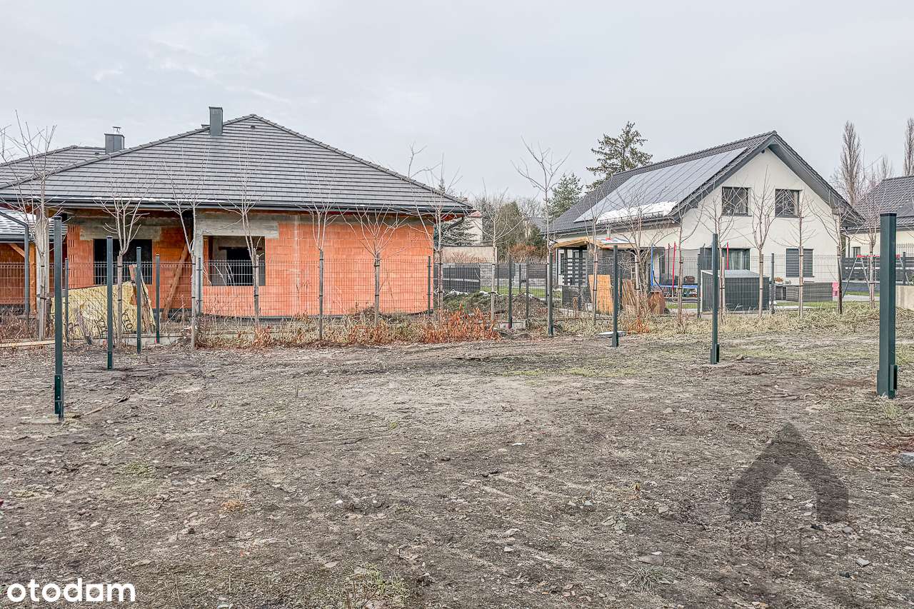 Idealny dla rodziny Nowy dom szeregowy przy ul. Czarneckiego-18