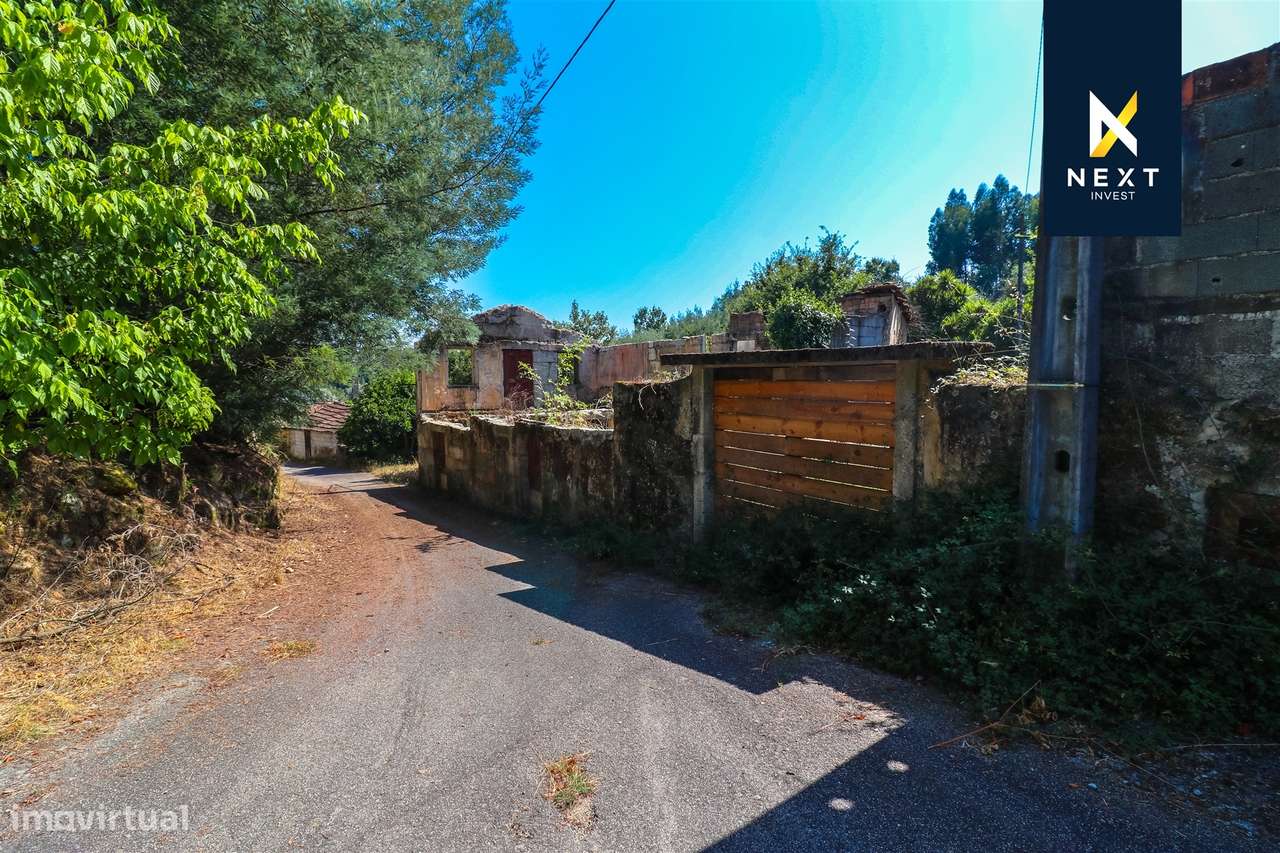 Quintinha com moradia para reconstruir a 10 minutos de Viseu.-12