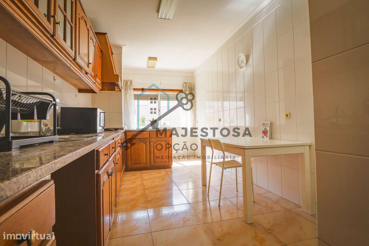 Apartamento T3 no Último Andar com Garagem — Gualtar (Braga)-11