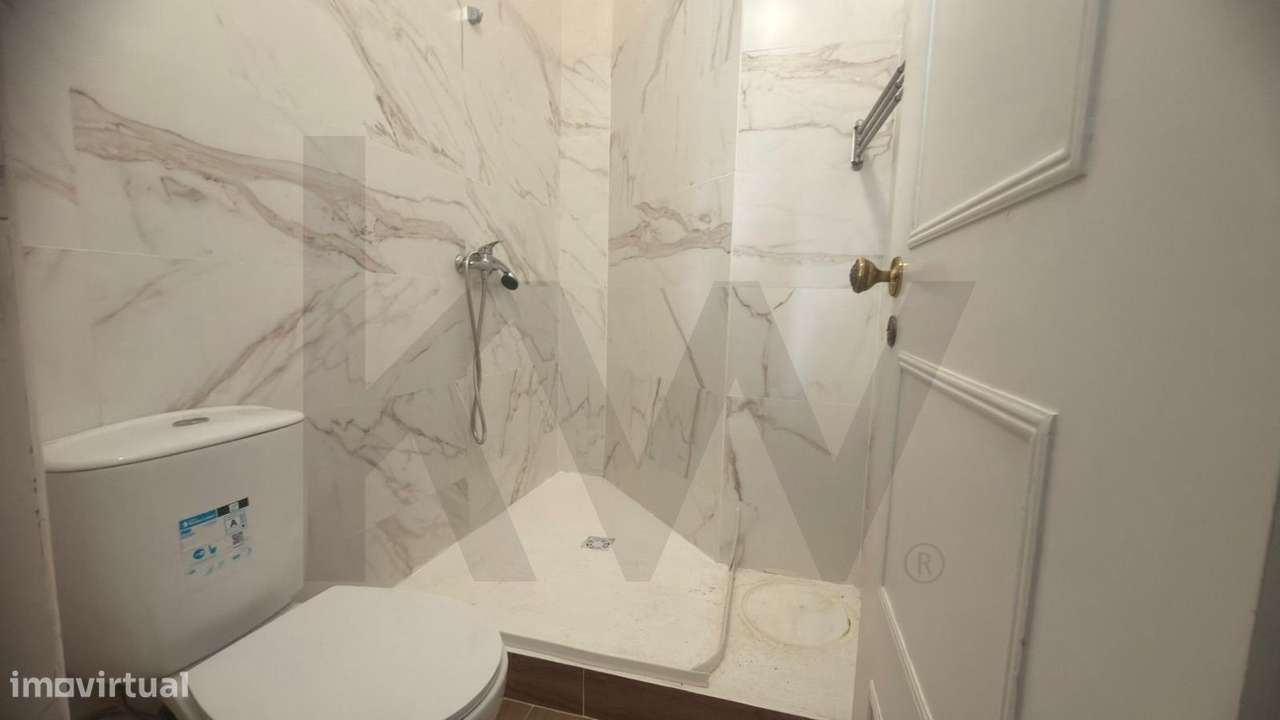 Loja com lavandaria em funcionamento e espaço de escritório, totalment - Grande imagem: 5/6