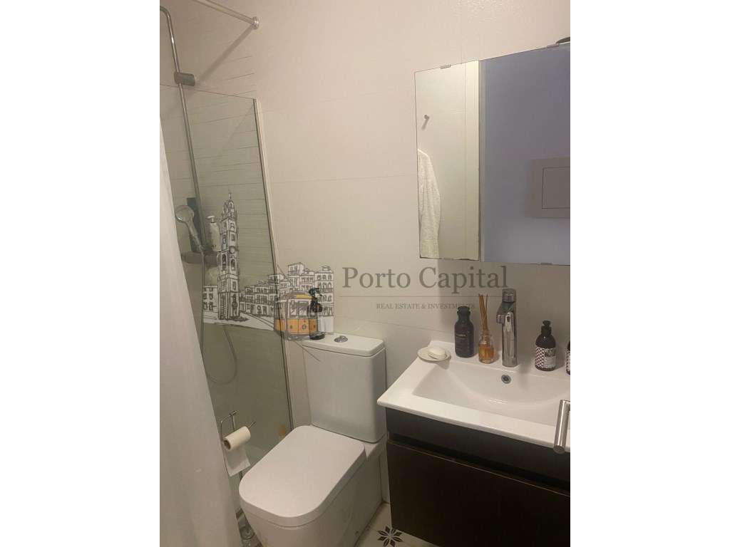 EXCELENTE APARTAMENTO T1 NO CENTRO DO PORTO PARA ARRENDAMENTO - Grande imagem: 2/20