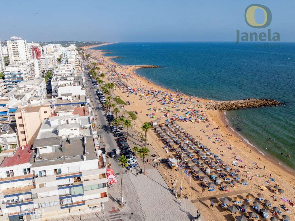 Terreno com Projeto Aprovado para 46 Apartamentos em Quarteira-4