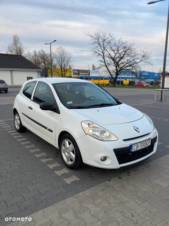 Renault Clio 1.5 dCi Alize - 8