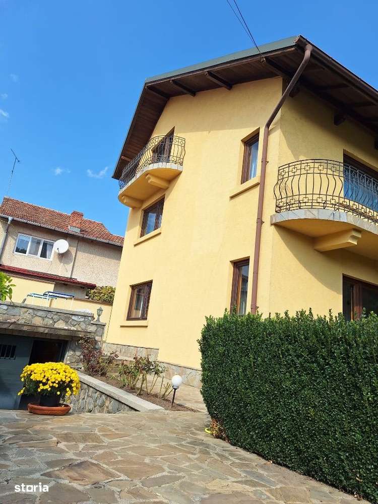 Campina - ultracentral - casa foarte frumoasa - 330000 Euro - Imagine principală: 3/14