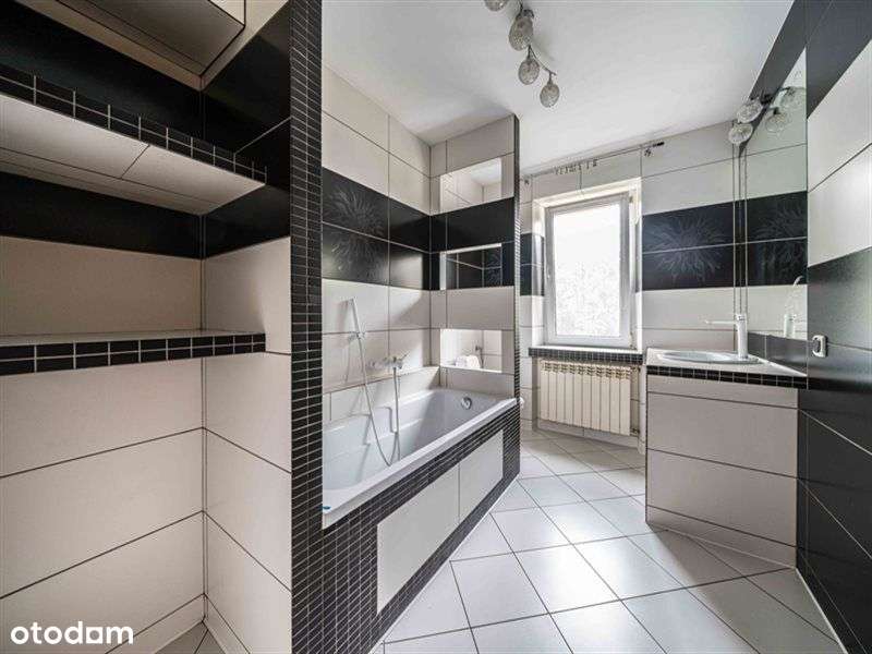 Dom w centrum Tarnowa Podgórnego dla dużej rodziny-12