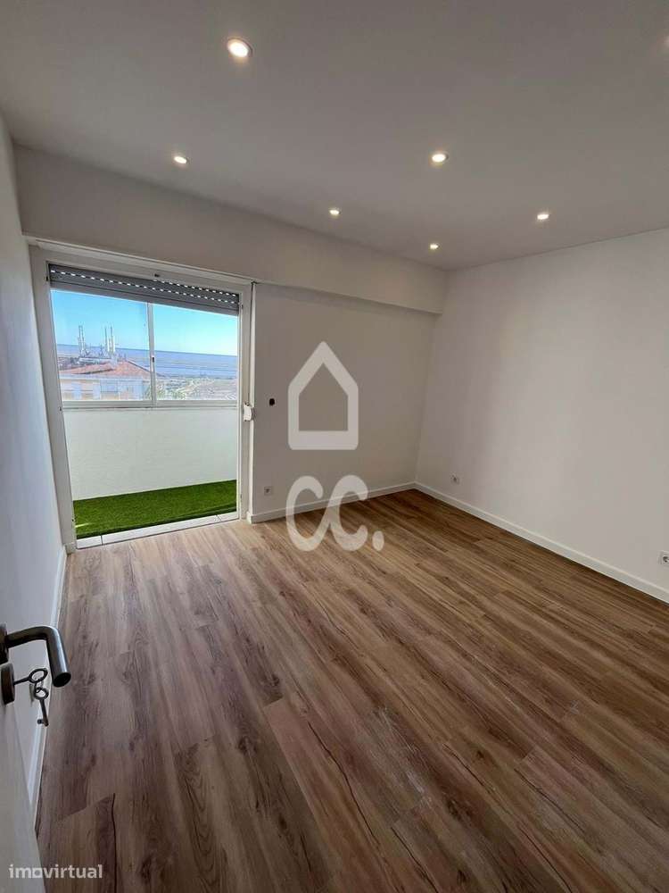 T2  VENDA em Santa Iria de Azóia-6