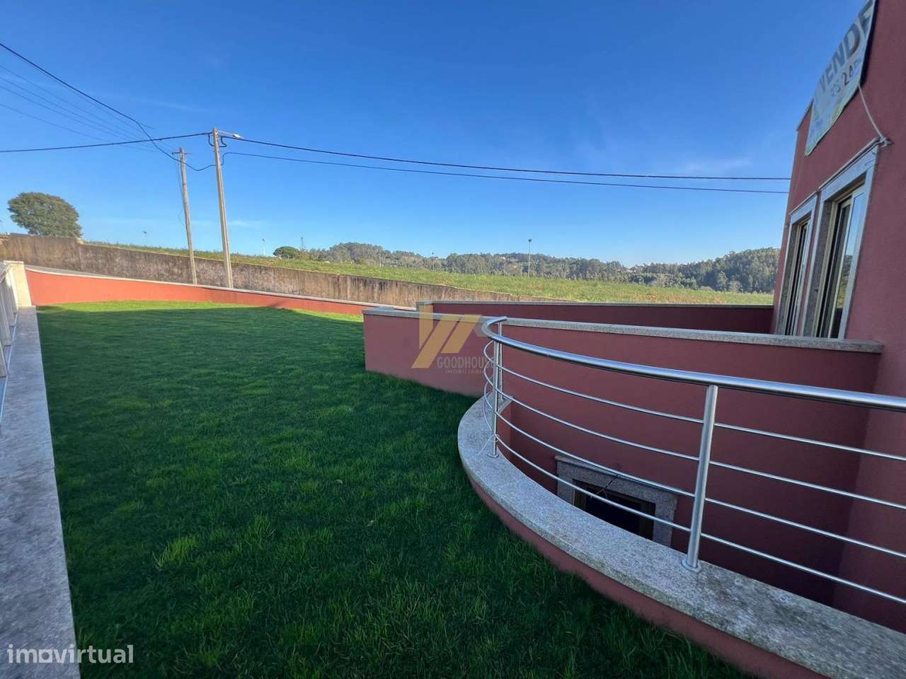 Moradia T5 com elevador, jacuzzi, balneários e muito mais - Grande imagem: 4/45