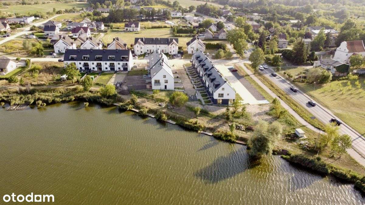 Dom nad stawem blisko Poznania-2