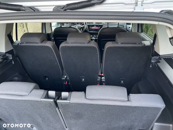 Volkswagen Touran 1.5 TSI EVO IQ Drive - 10